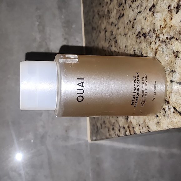 Ouai detox shampoo - Picture 3 of 4